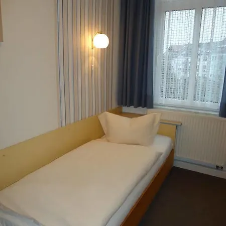 Stadtvilla בית הארחה 3*